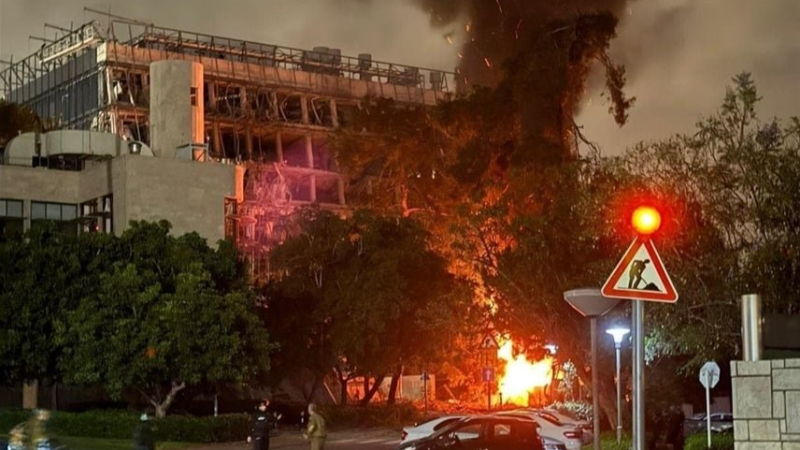 1749971128-1 ليلة النار والصواريخ: إيران تُشعل قلب "إسرائيل" بردٍّ غير مسبوق يسفر عن دمار واسع ومئات الضحايا