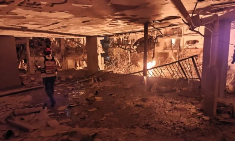 إيران تشنّ موجة جديدة من الصواريخ والمسيّرات تجاه الأراضي الفلسطينية المحتلّة موقعةً إصابات مباشرة في عمق الاحتلال، وذلك في إطار الرد المستمر على العدوان الإسرائيلي على البلاد.