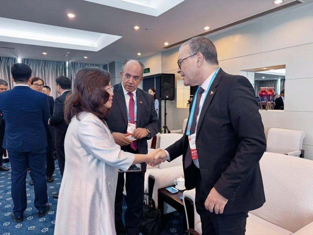 IMG_0127-1024x768 تونس تعرض فرصها الاستثمارية في معرض الصين الدول